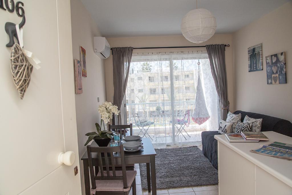 Paphos Love Hut Apartment Bagian luar foto