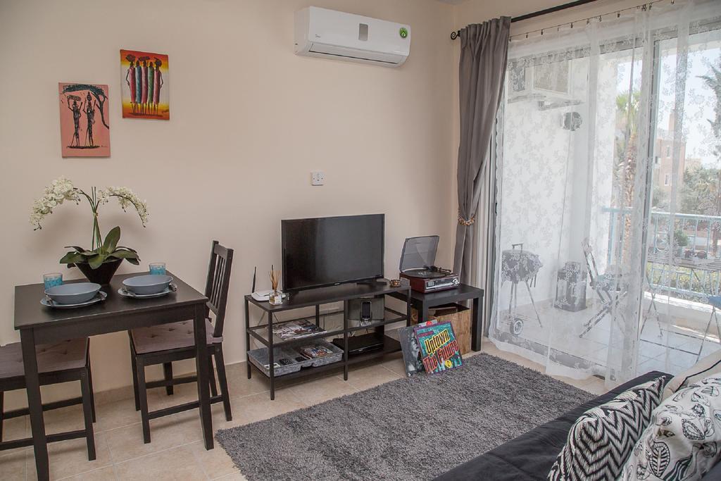 Paphos Love Hut Apartment Bagian luar foto